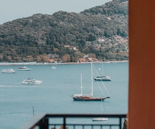Casemaggi Attico Sul Mare, Penthouse On The Sea شقة