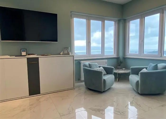 Casemaggi Attico Sul Mare, Penthouse On The Sea * بورتوفينيري