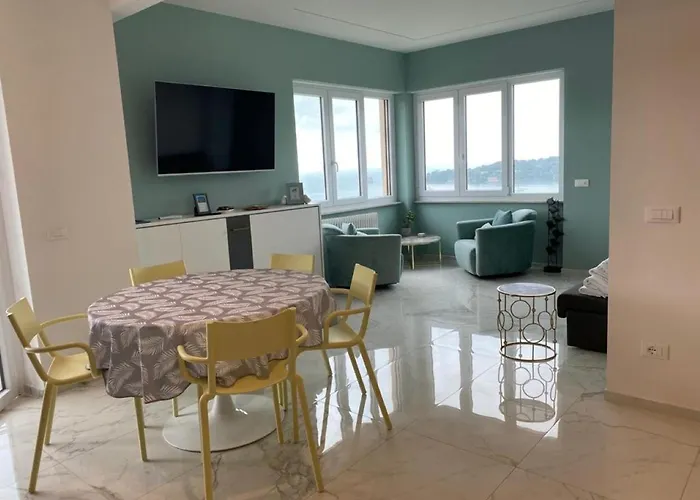 Casemaggi Attico Sul Mare, Penthouse On The Sea بورتوفينيري
