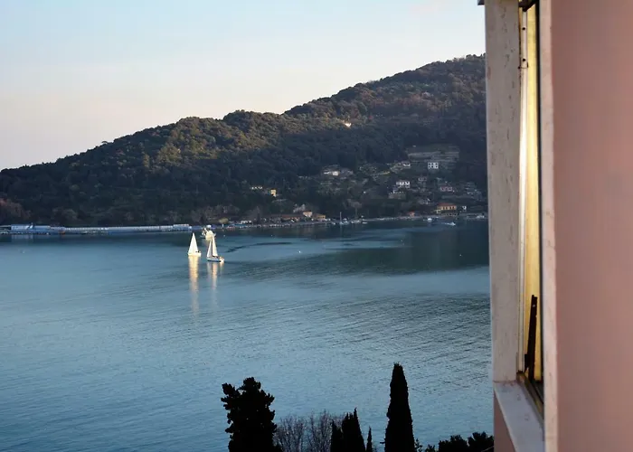 Casemaggi Attico Sul Mare, Penthouse On The Sea * بورتوفينيري